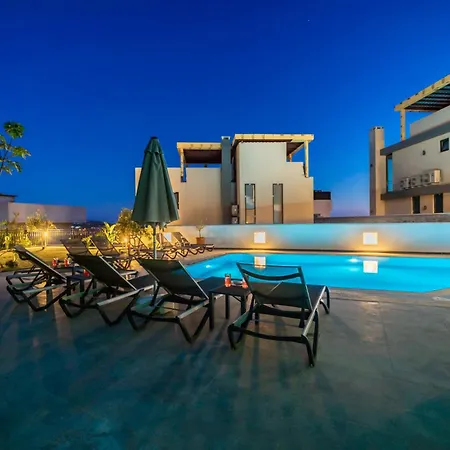 Spacious Centrally Located 4-bedroom With Sea Views And Pool Heating Villa