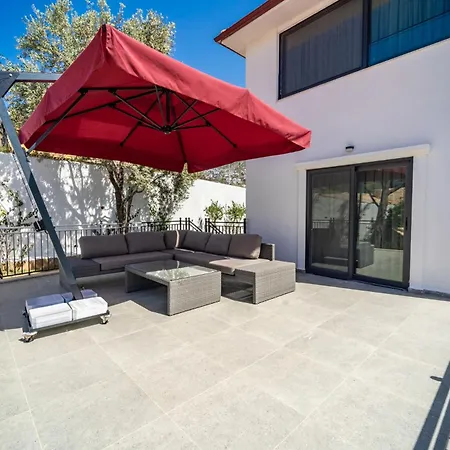 Spacious & Private 4-bedroom With Sea Views, Centrally Located * Kaş