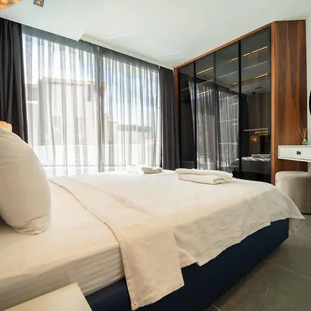 Spacious & Private 4-bedroom With Sea Views, Centrally Located * Kaş