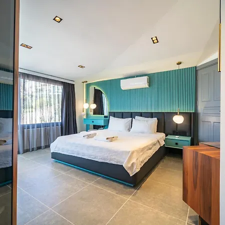 Spacious Centrally Located 4-bedroom With Sea Views And Pool Heating * Kas