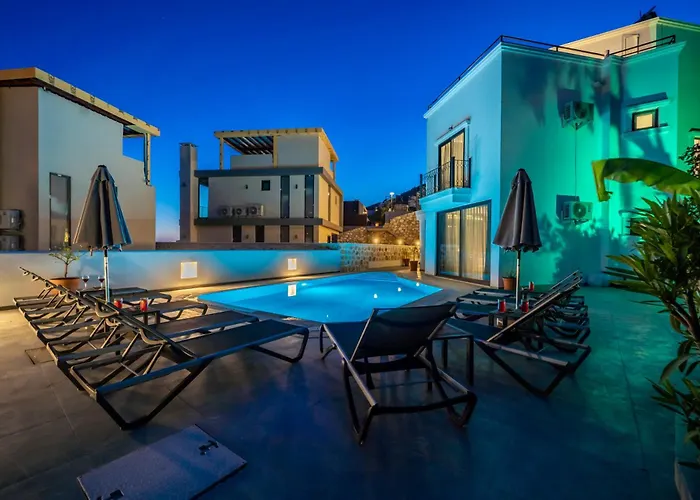 Spacious & Private 4-bedroom With Sea Views, Centrally Located Villa *