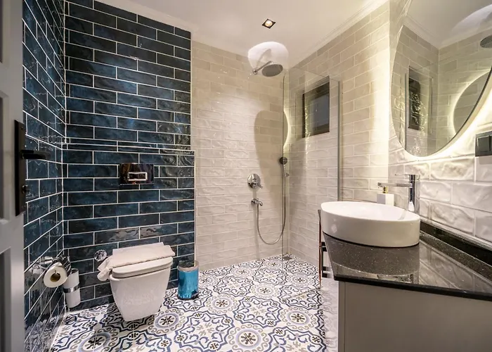 Spacious & Private 4-bedroom With Sea Views, Centrally Located Kas