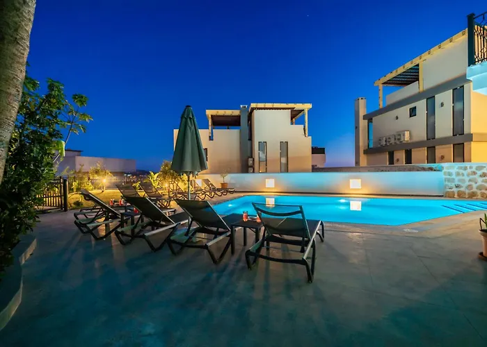 Spacious & Private 4-bedroom With Sea Views, Centrally Located Villa