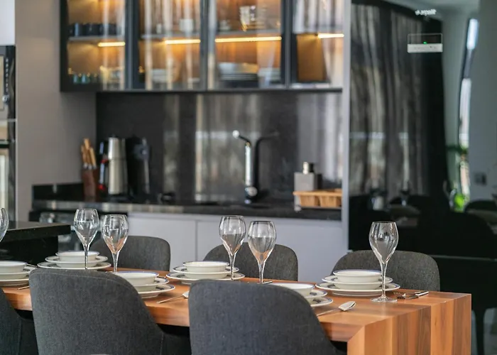 Spacious & Private 4-bedroom With Sea Views, Centrally Located *