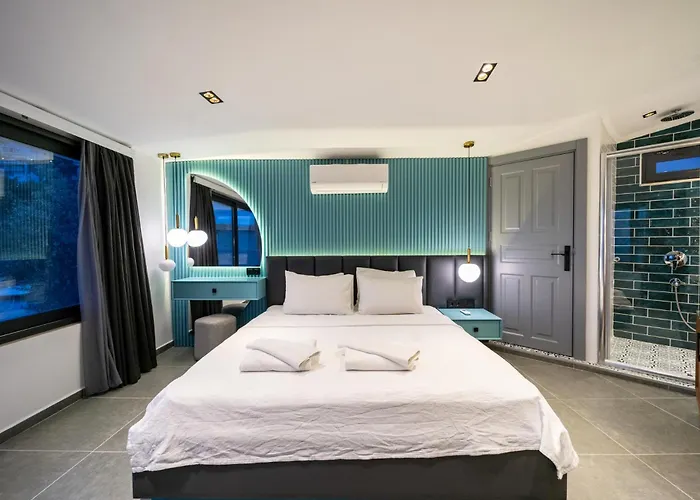 Spacious & Private 4-bedroom With Sea Views, Centrally Located Villa Kas