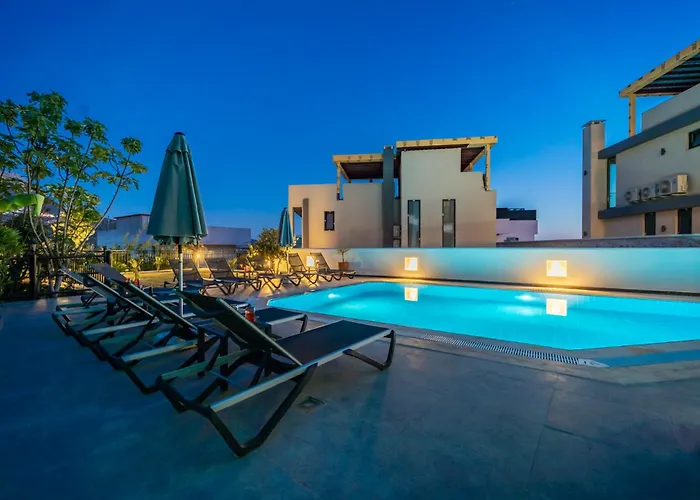 Spacious & Private 4-bedroom With Sea Views, Centrally Located Kas