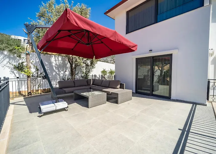 Spacious & Private 4-bedroom With Sea Views, Centrally Located * Kas