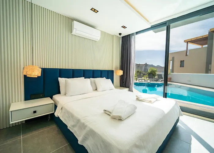 Spacious & Private 4-bedroom With Sea Views, Centrally Located Kas