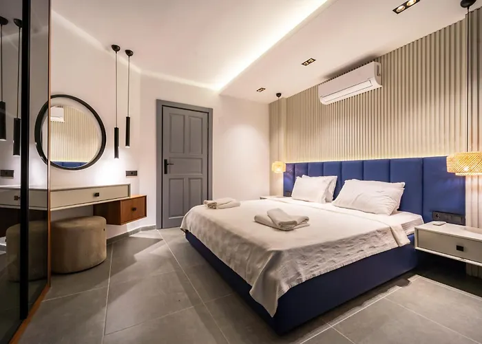 Spacious & Private 4-bedroom With Sea Views, Centrally Located Villa *