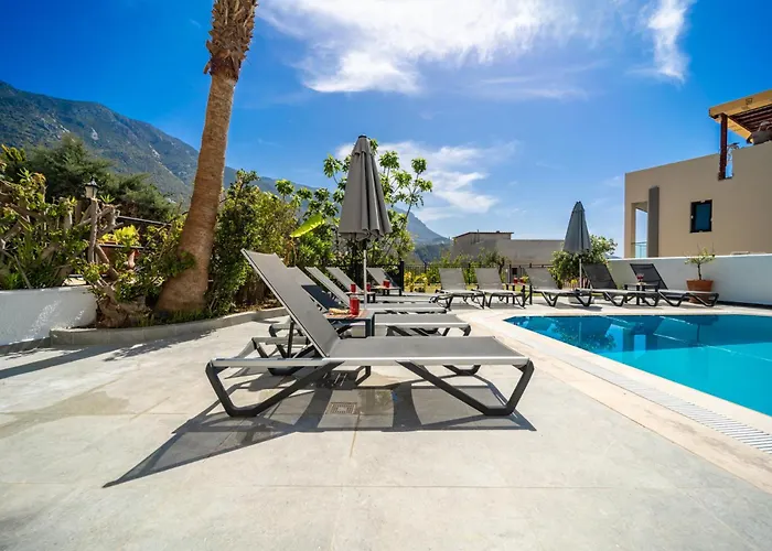 Spacious & Private 4-bedroom With Sea Views, Centrally Located Villa *