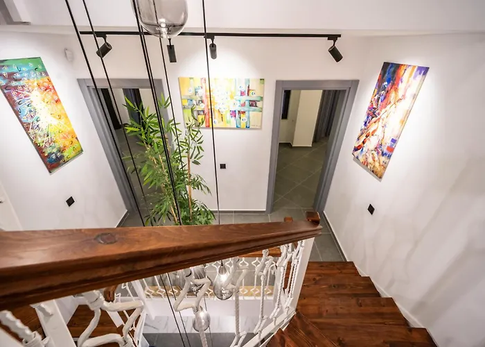 Spacious & Private 4-bedroom With Sea Views, Centrally Located * Kas