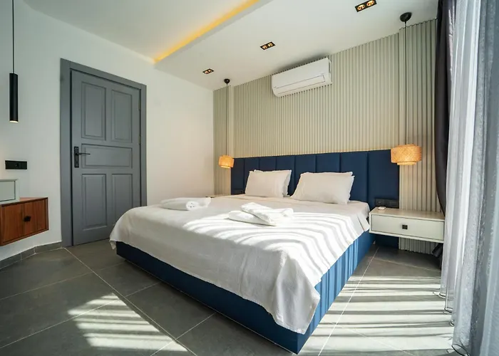 Spacious & Private 4-bedroom With Sea Views, Centrally Located Villa *