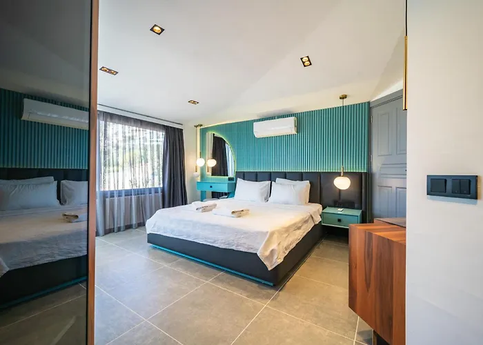 Spacious & Private 4-bedroom With Sea Views, Centrally Located * Kas